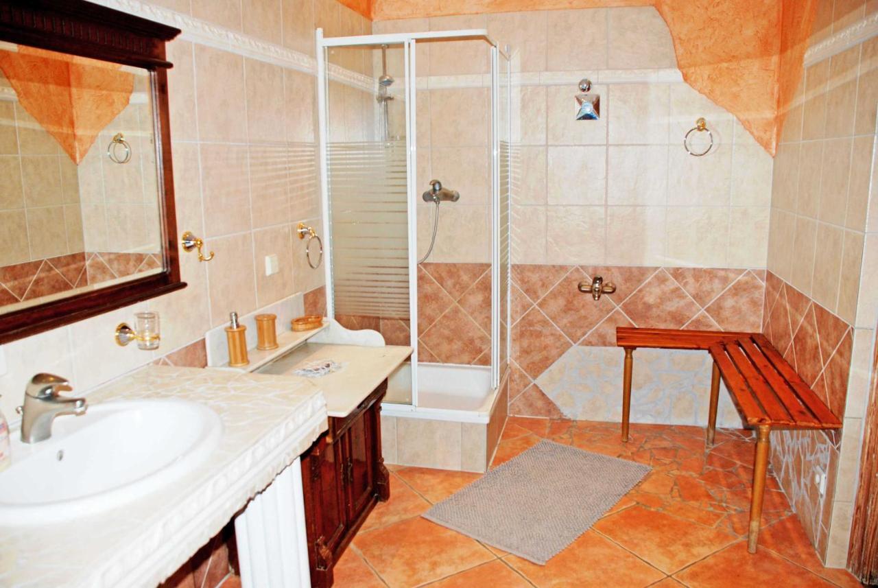 Ferienwohnungen Im Gutshaus Gnies Екстериор снимка