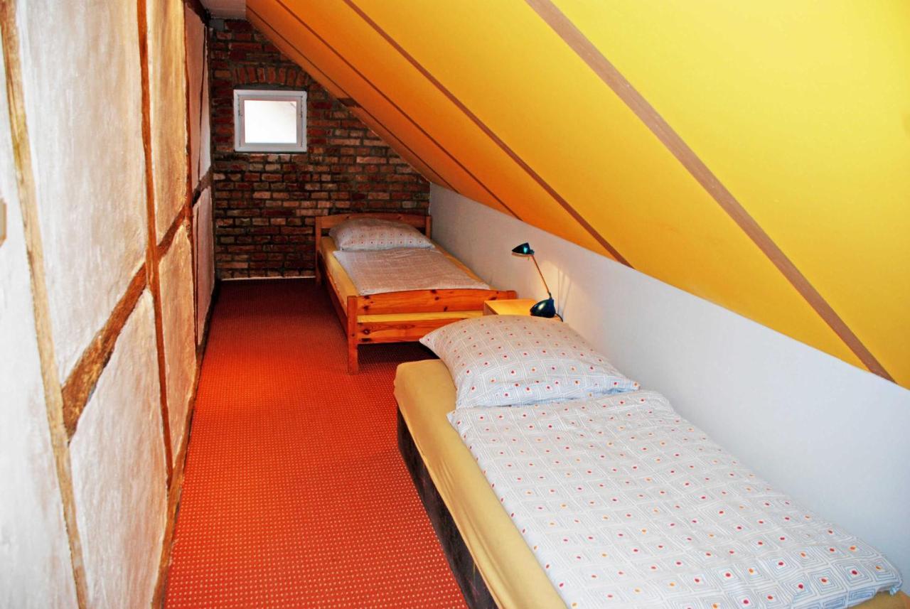 Ferienwohnungen Im Gutshaus Gnies Екстериор снимка