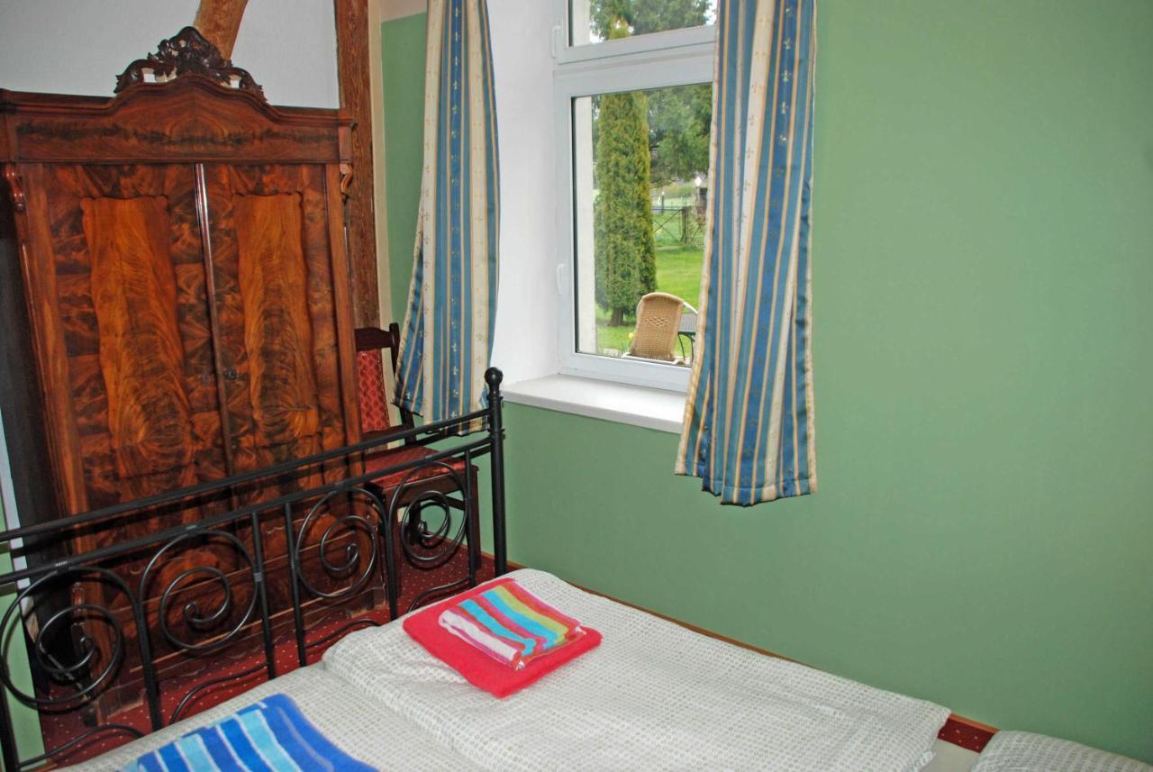 Ferienwohnungen Im Gutshaus Gnies Екстериор снимка