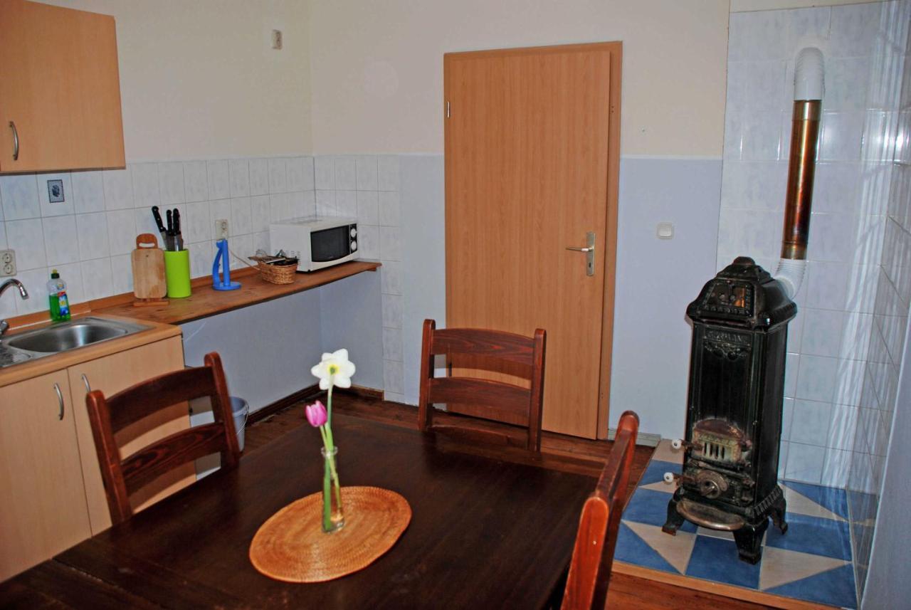 Ferienwohnungen Im Gutshaus Gnies Екстериор снимка