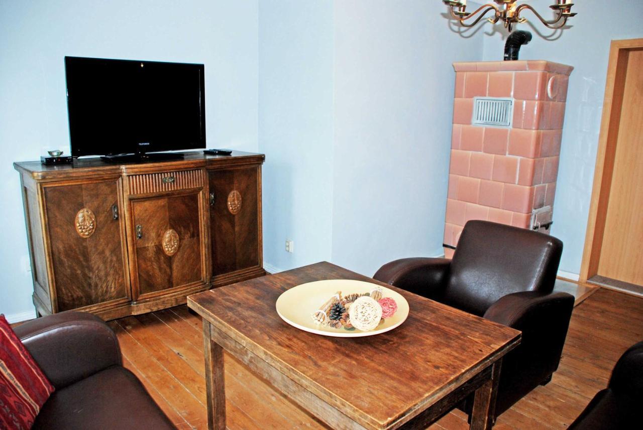 Ferienwohnungen Im Gutshaus Gnies Екстериор снимка